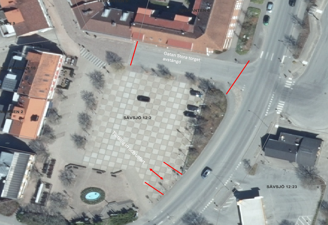 Karta över torget i Sävsjö, där avstängning av Köpmangatan och ny tillfällig infart är inritade